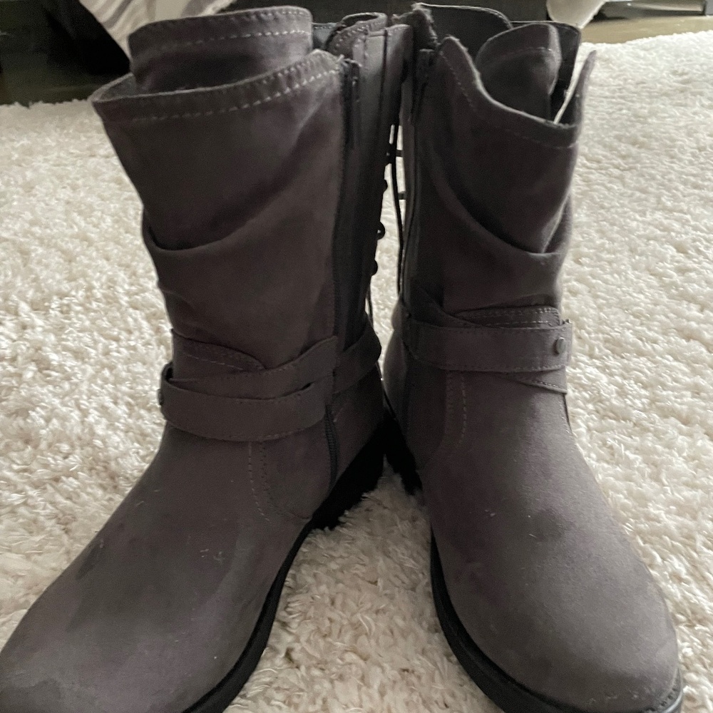 Torrid Faux Grey Suede Leather Lace Up Back Moto Boots Sz 8 Wide Side Zip NWT